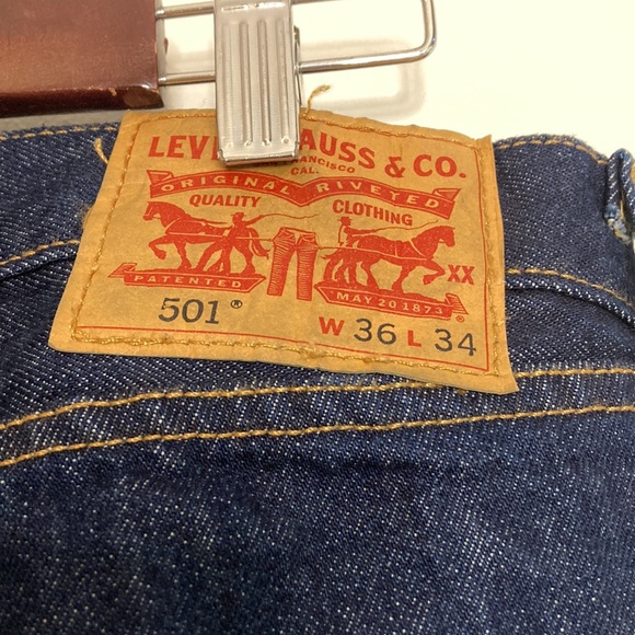 Levi's Jeans Mens 36 x 30 Dark Blue 501 Straight Leg Button Fly Red Tab Hemmed - Picture 10 of 14